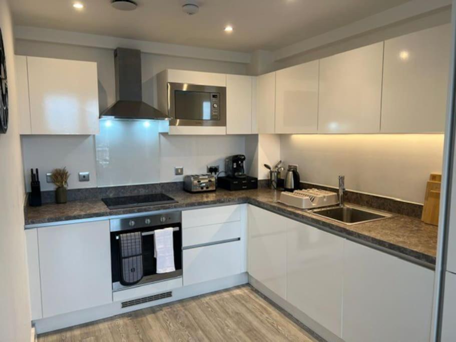 Prime Suite 2 Bedroom Apartment With Rooftop Terrace 맨체스터 외부 사진