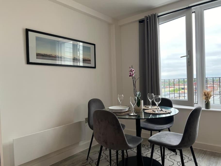 Prime Suite 2 Bedroom Apartment With Rooftop Terrace 맨체스터 외부 사진